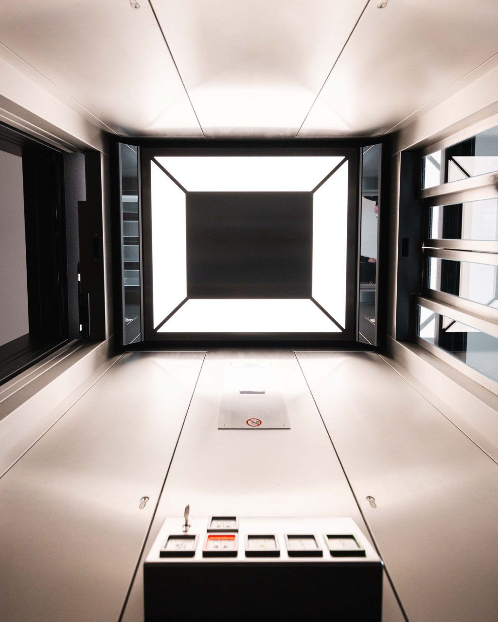 Beleuchtung im Aufzug