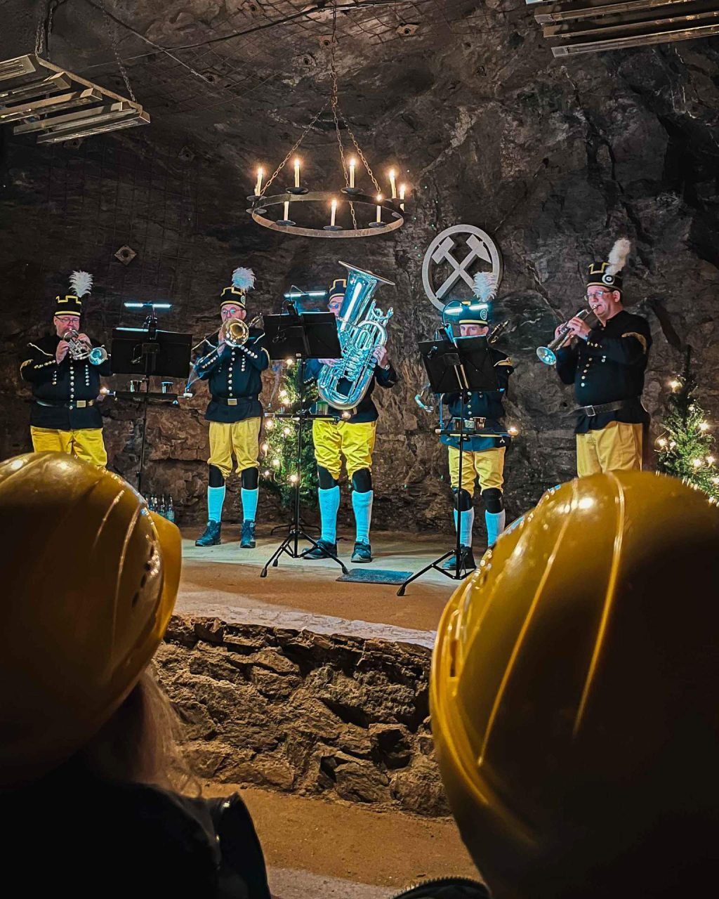 Musikanten in traditioneller Kleidung