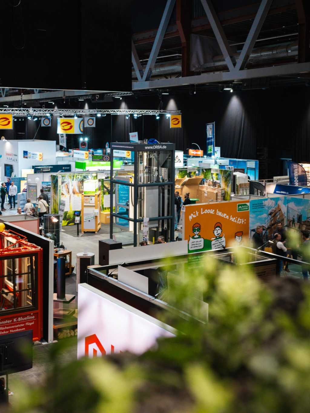 Blick von oben auf den Baumessestand von ORBA Lift mit Homelift