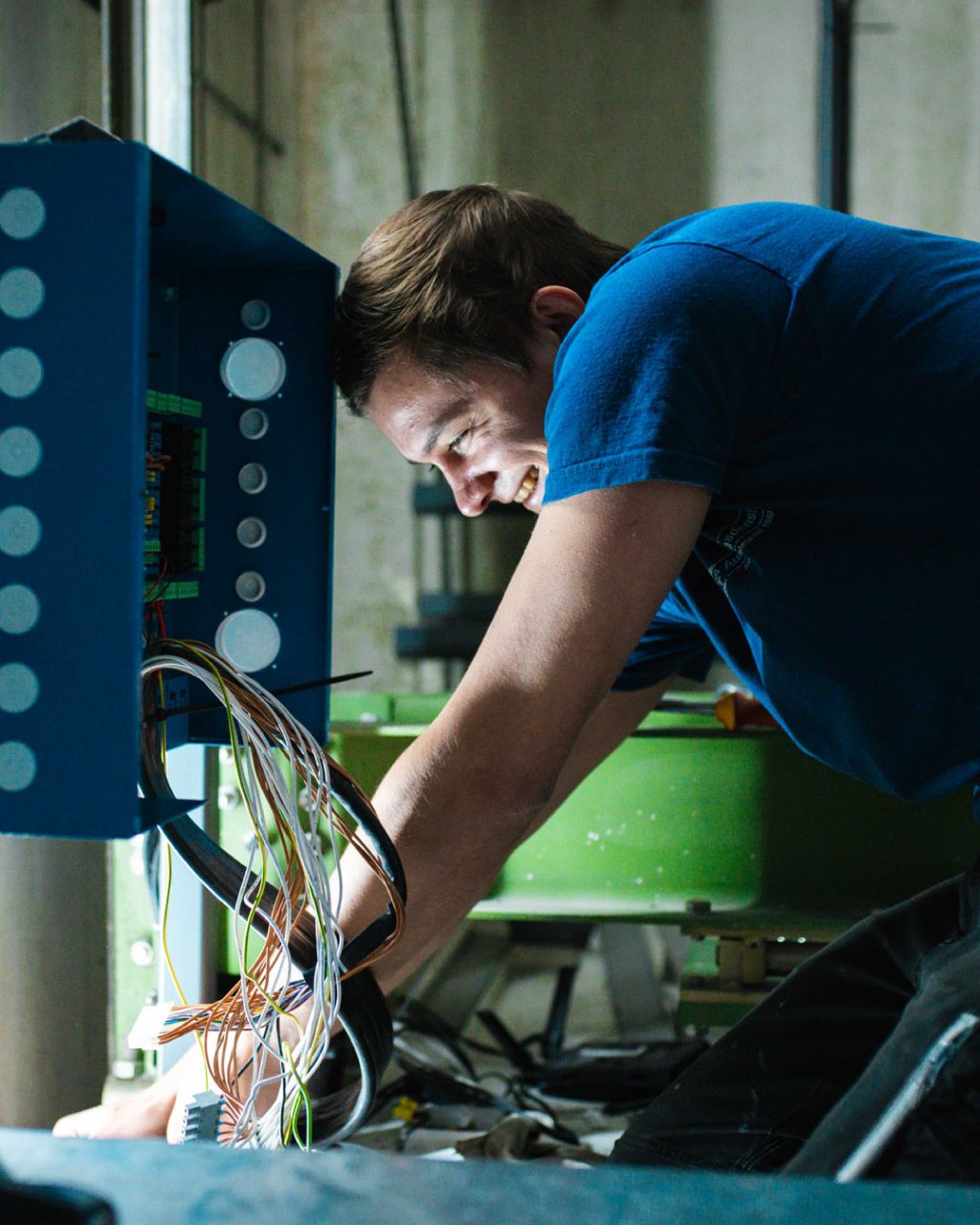 Orba Lift Mitarbeiter lächelt bei der Arbeit